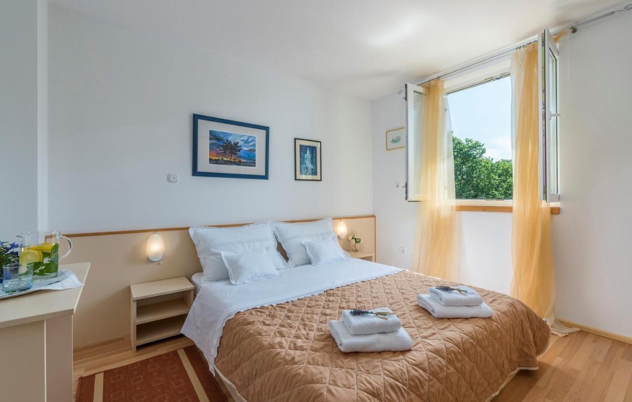 Apartment Nensi Porec Exterior photo