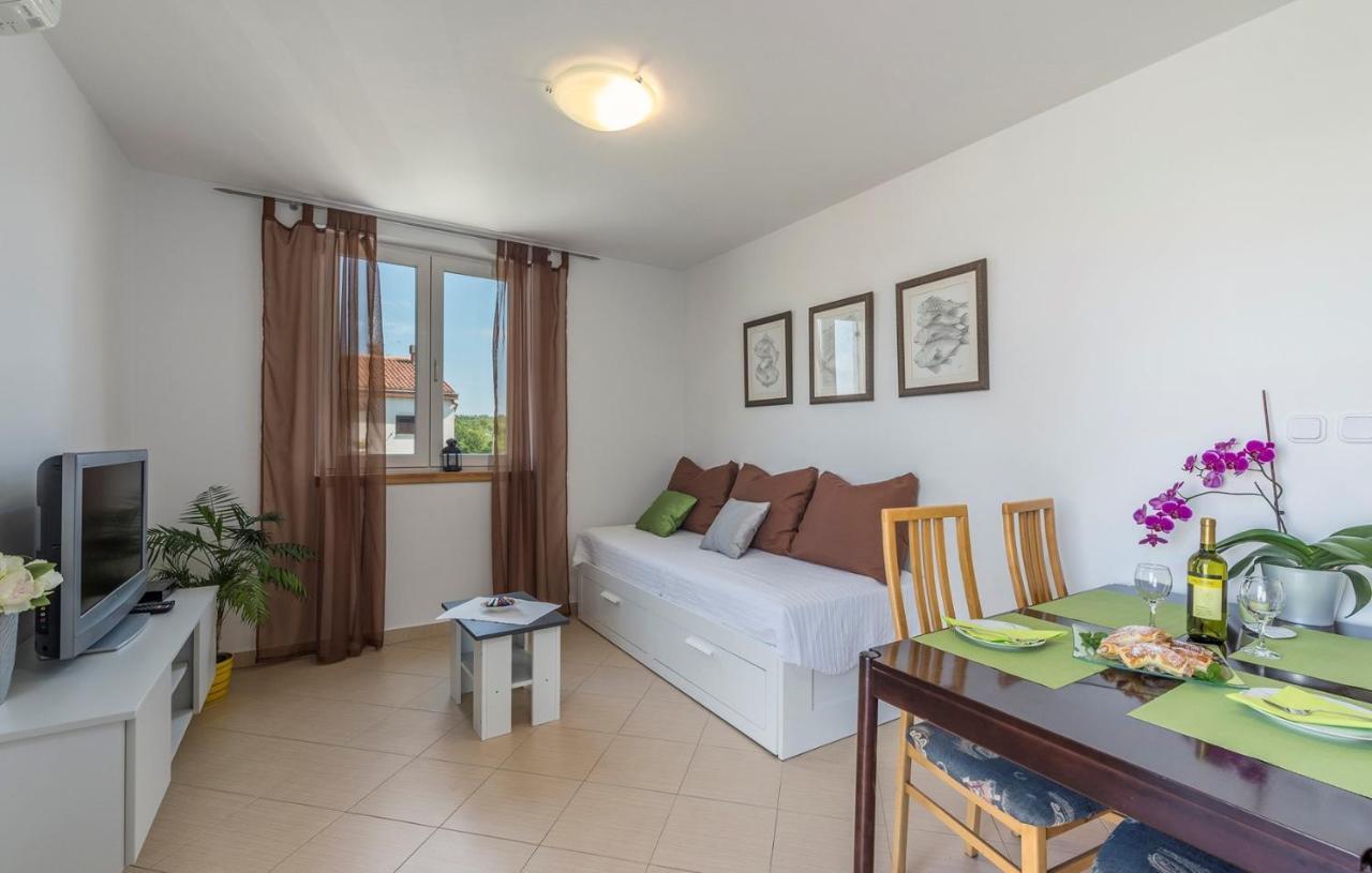 Apartment Nensi Porec Exterior photo