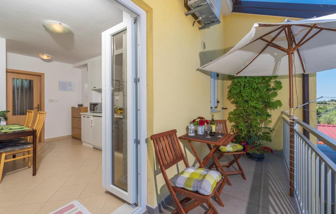 Apartment Nensi Porec Exterior photo